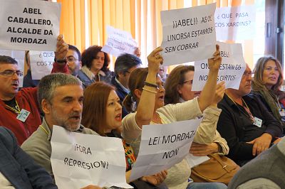 2016 05 30 ProtestaRegulamentoPlenoVigo03.JPG